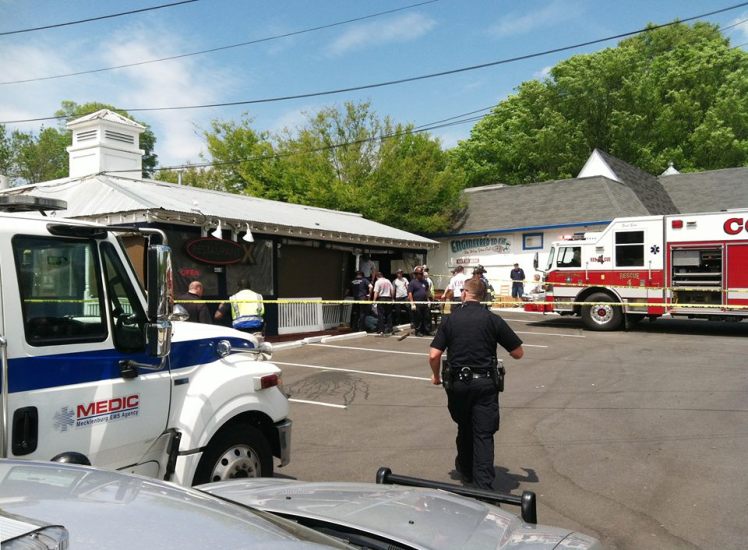 042116 RestaurantX-scene2