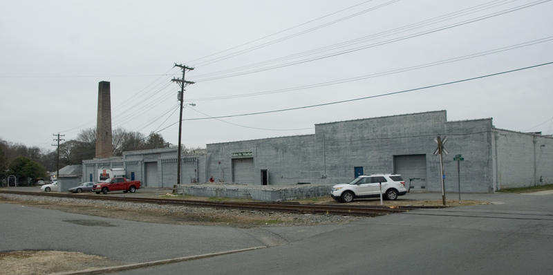 A developer wants to build 183 apartmetns at the Metrolina Warehouse site in downtown Davidson.